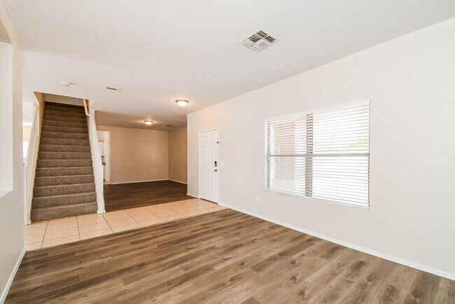 Building Photo - 11011 E Florian Ave