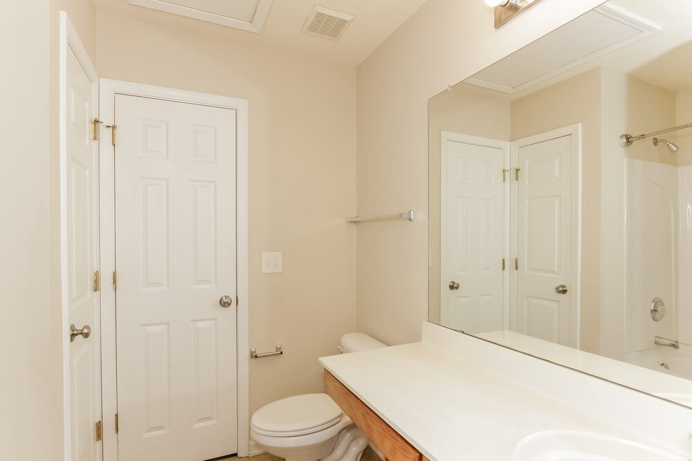 Building Photo - 17113 Greenlawn Hills Ct
