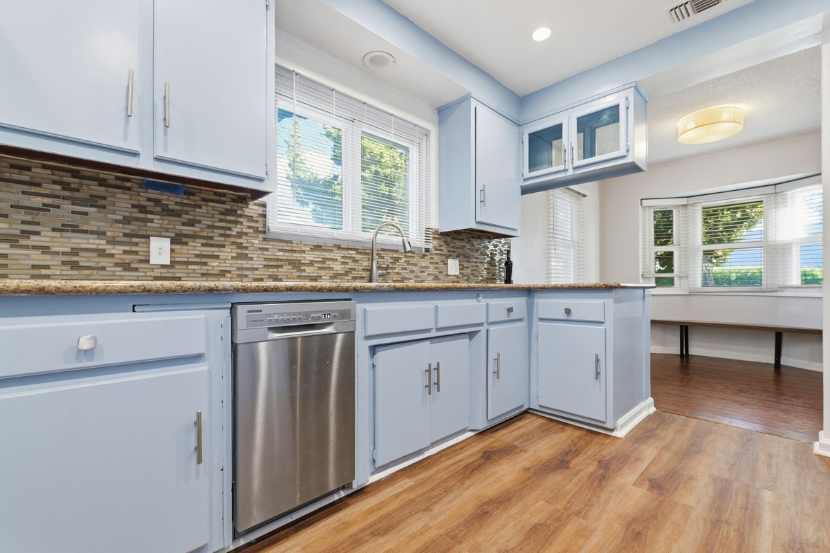 Building Photo - 8611 S 5th Ave