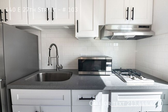 Building Photo - 440 E 27th St