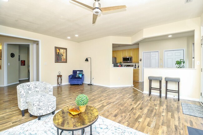 Building Photo - 5304 Summer Crescent