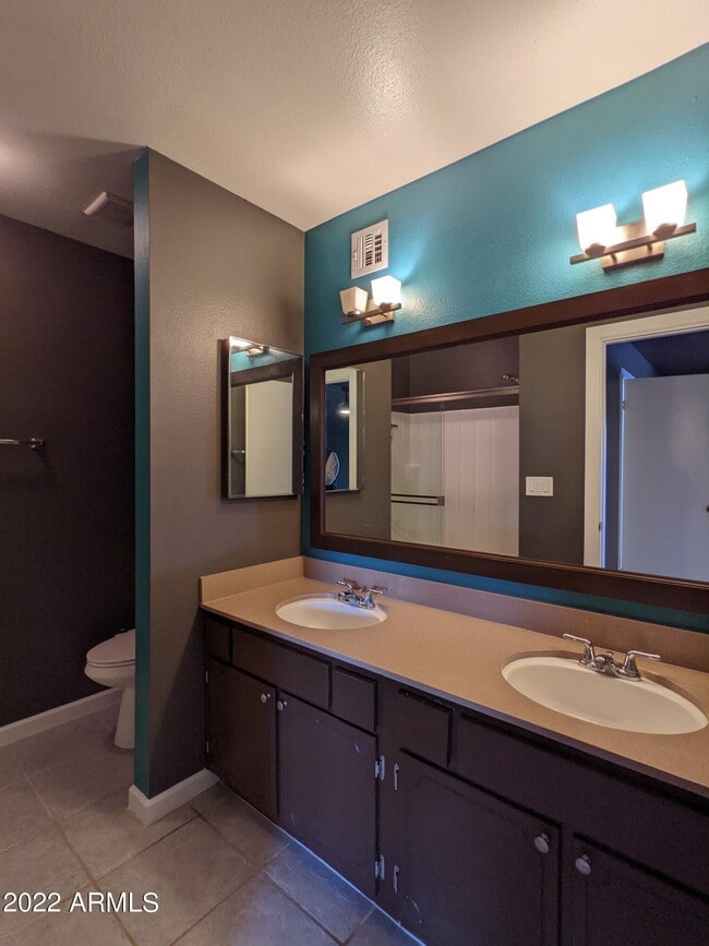 Building Photo - 10044 N 39th Ln