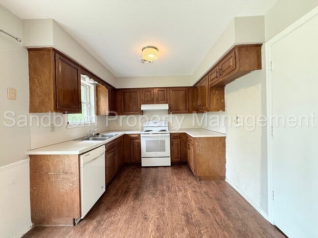 Building Photo - FOR LEASE | East Tulsa | $1,225 Rent