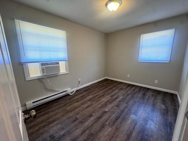 Building Photo - 927 Fiske Dr