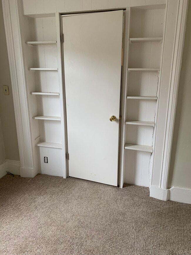 Building Photo - 617 7th Ave