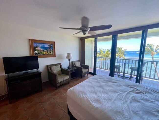 Building Photo - Lahaina Shores Furnished Studio Available Now!
