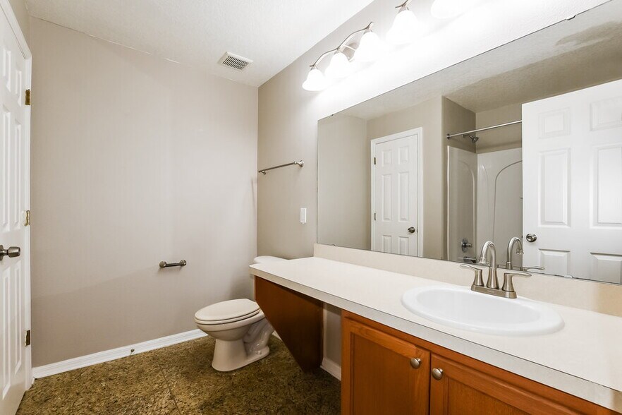 Building Photo - 1552 Truscott Ct