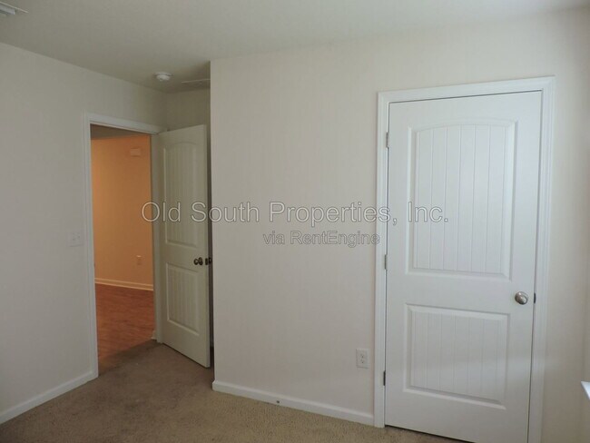 Building Photo - 5780 Blackhorse Cir