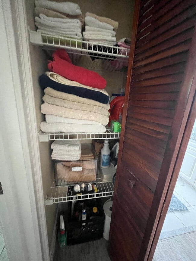 Building Photo - 1948 NE 2nd St