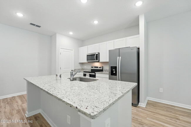 Building Photo - 14656 Macadamia Ln