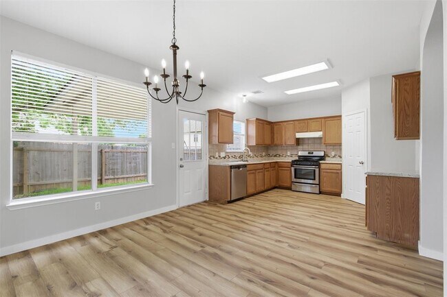 Building Photo - 3901 Whitey Ford Way