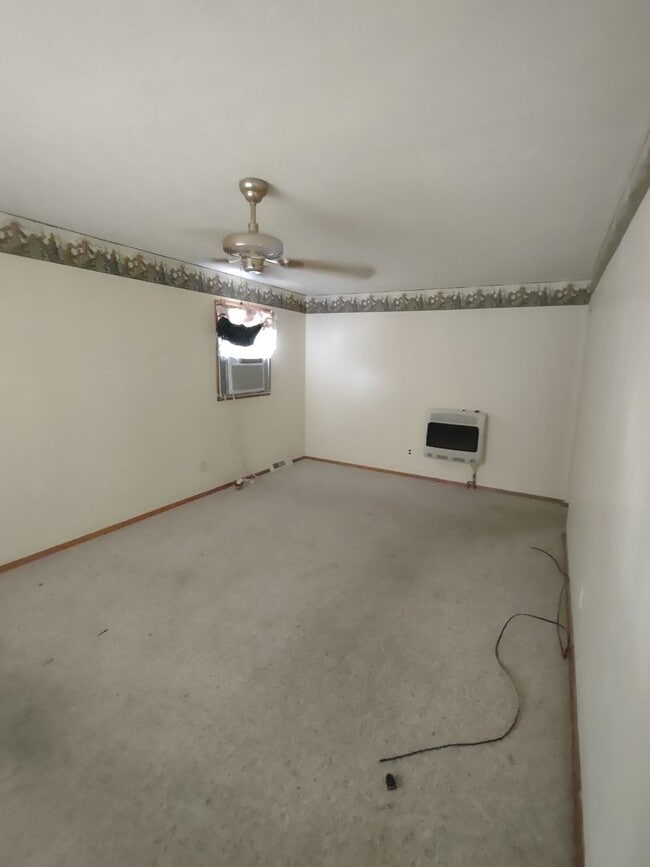 Building Photo - Brick Home For Rent