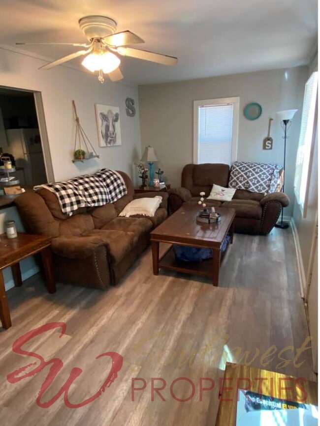 Building Photo - Perfect 1 Bed / 1 Bath Apartment (Single Occupancy Only)