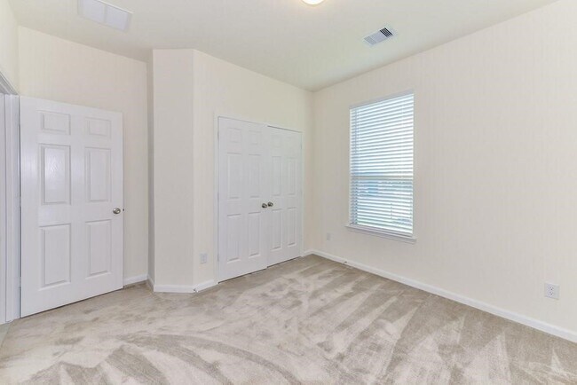 Building Photo - 28319 Aperture Ct