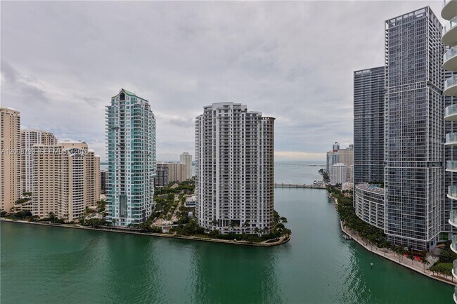 Building Photo - 300 S Biscayne Blvd