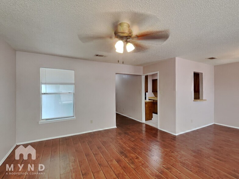 Building Photo - 5515 Brookview Ct