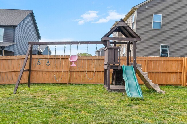 Building Photo - 1116 Eagle's View Dr