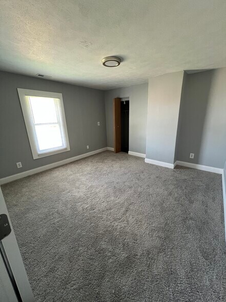 Building Photo - 837 Roache St