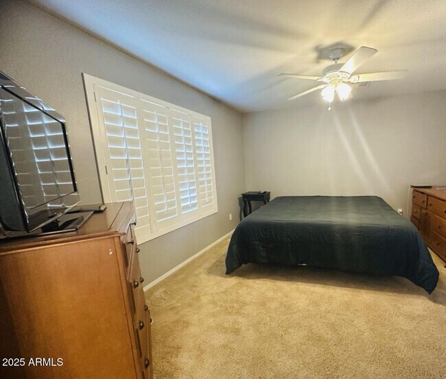 Building Photo - 90 W Beechnut Pl