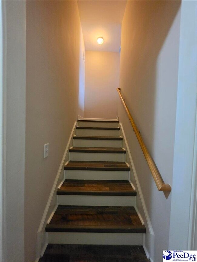 Building Photo - 995 Maggie Way