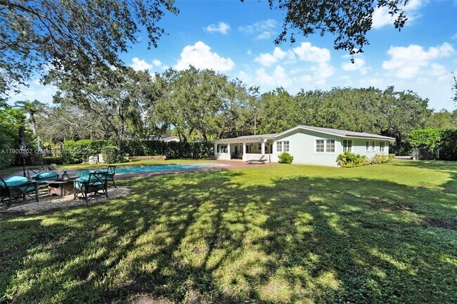 Building Photo - 4920 SW 76th St