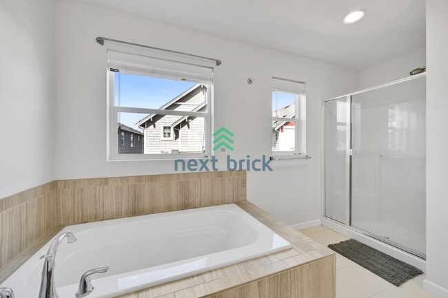 Building Photo - Spacious 4-Bed & 2.5 Bath Single Family Ho...