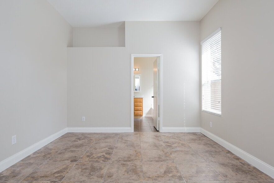 Building Photo - 2653 Cahill Way