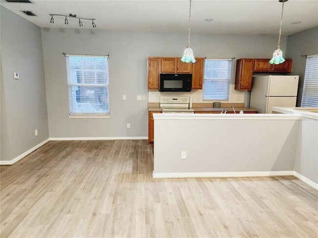 Building Photo - 1014 Persimmon St