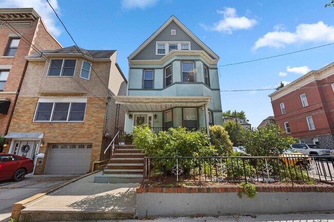Building Photo - 139 Shippen St