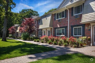 Building Photo - 701 Grimsby Pl