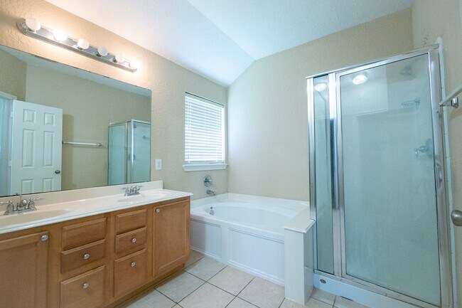 Building Photo - 11219 Overland Trail Dr