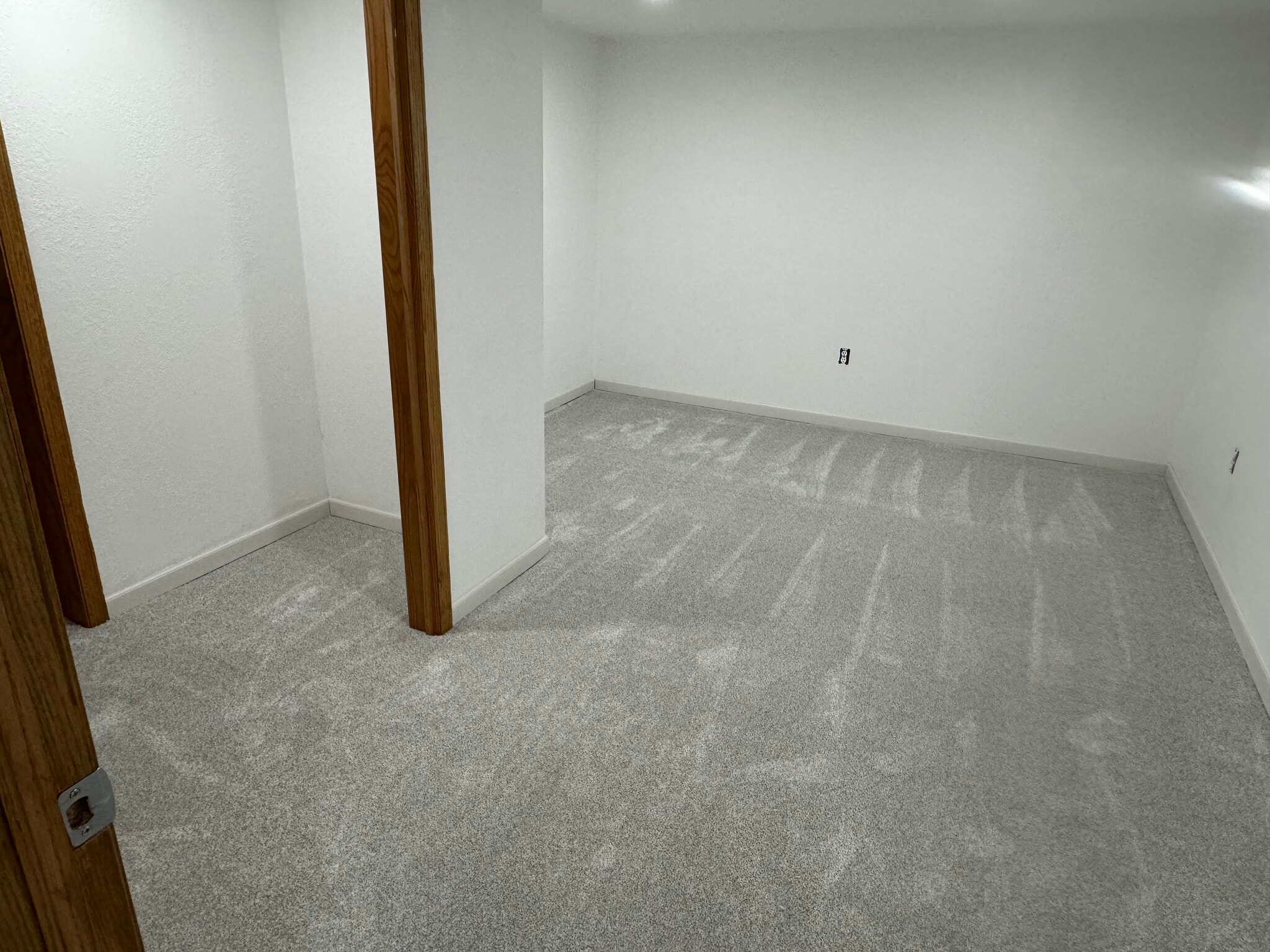 Basement office space with closet. - W2038 County Road WH