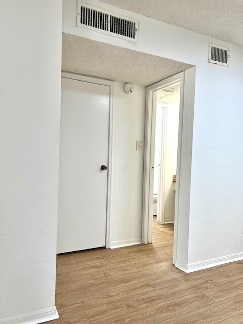 Building Photo - 2120 El Paseo St