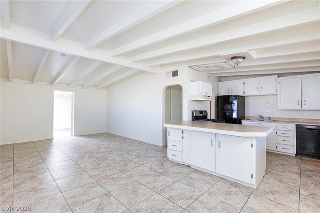 Building Photo - 232 Hillcrest Dr