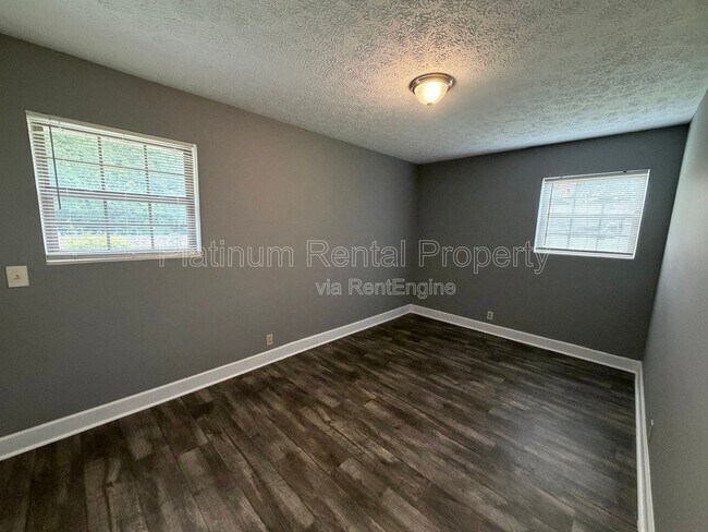 Building Photo - 1502 Waverly Way
