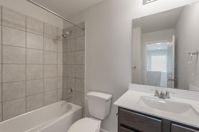 Building Photo - 18000 Malnati Dr