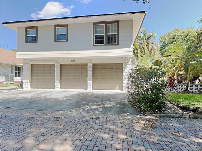 Building Photo - 1601-1611 11th St N