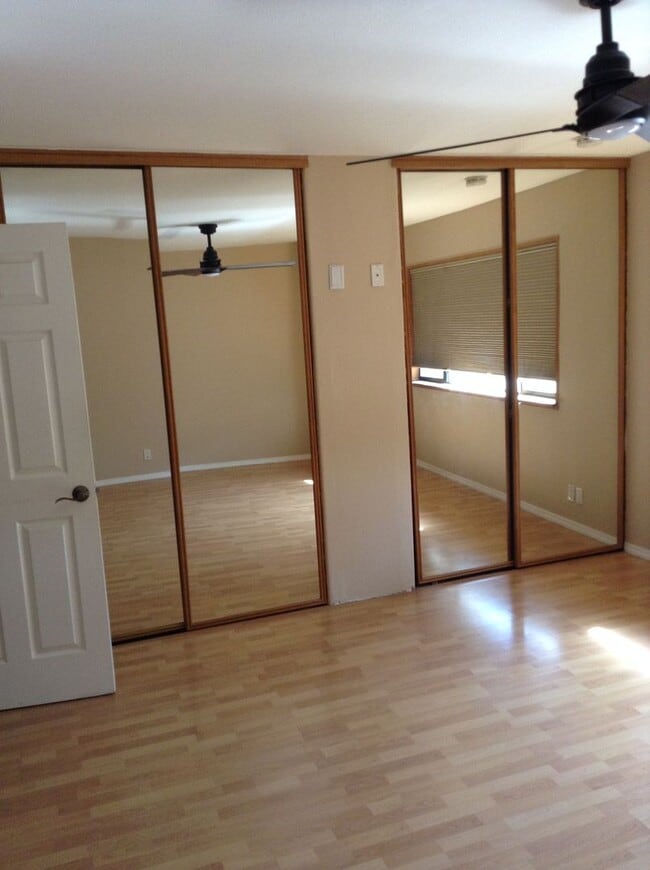 Building Photo - Stunning Townhouse on Mission Boulevard of Fremont