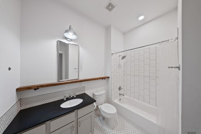 Building Photo - 255 E Boyd Dr