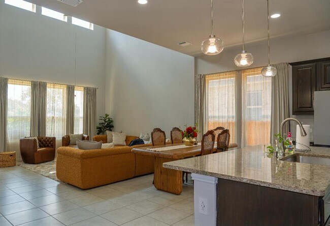 Building Photo - 12904 Stanford Dr