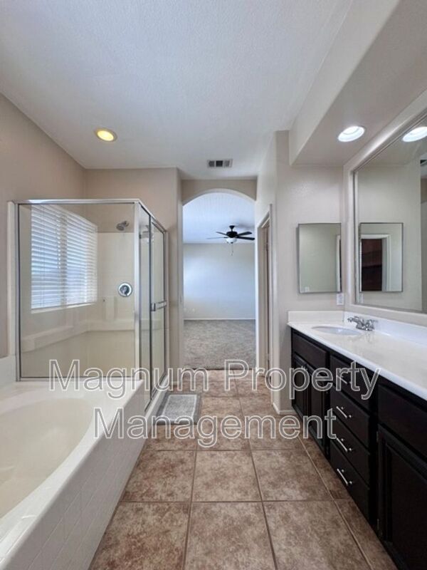 Building Photo - 33021 Adelante St