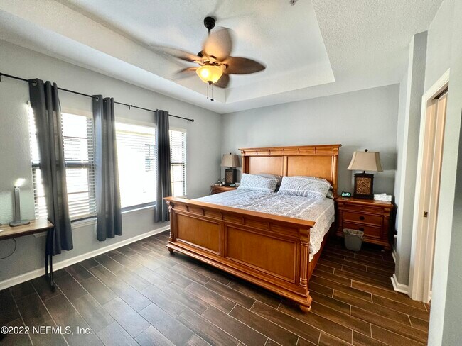 Building Photo - 145 Calle el Jardin