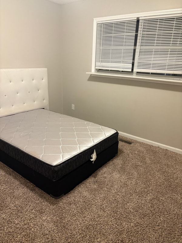 Building Photo - 860 Green Forest Dr