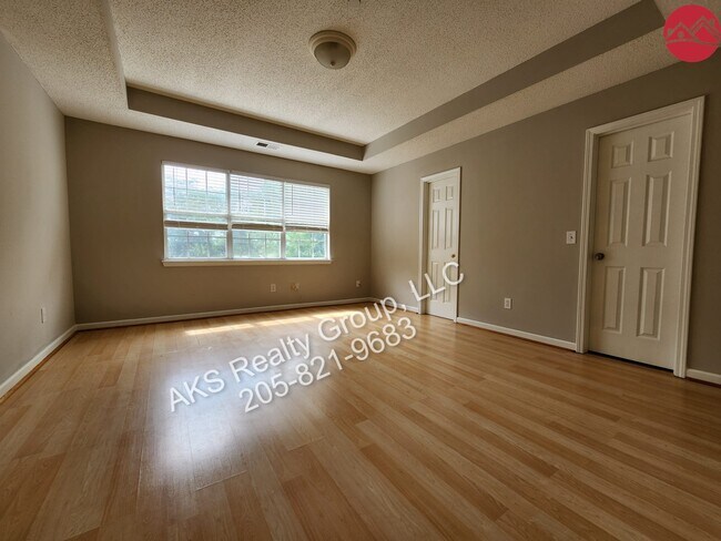 Building Photo - 756 3rd St NE