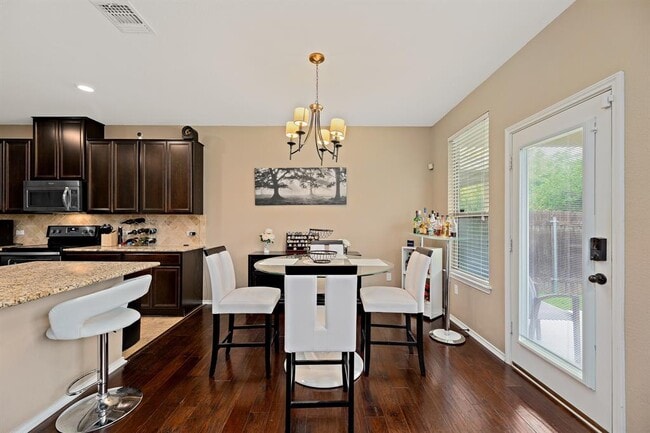 Building Photo - 1501 Arial Dr