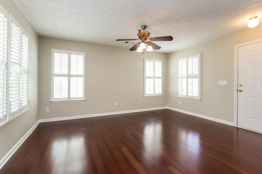 Building Photo - 568 Windcroft Cir NW