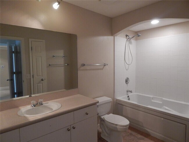 Building Photo - 322 E Central Blvd