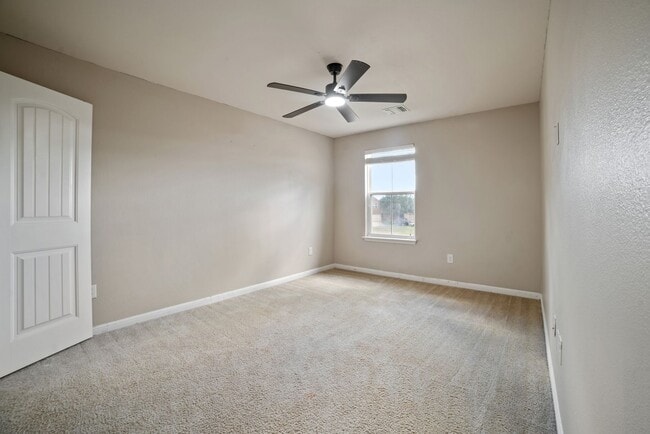 Building Photo - Gorgeous 4 Bed/ 3Bath house for rent! Avai...