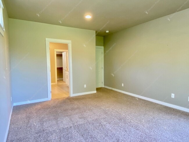 Building Photo - Bright, Spacious Home with Expansive Yard ...