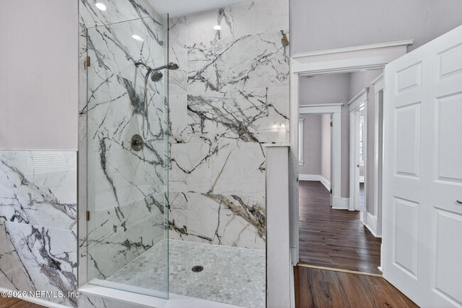 Building Photo - 310 W 10th St